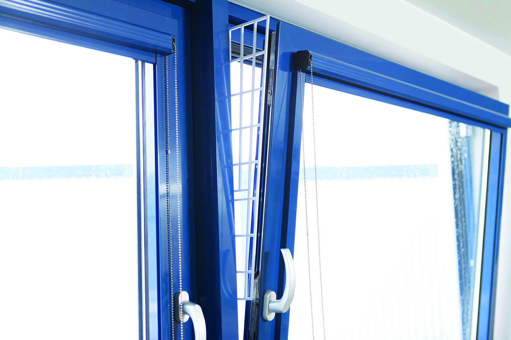 Trixie Schutzgitter für Fenster, Seitenteil, 62 x 16/7 cm, weiß