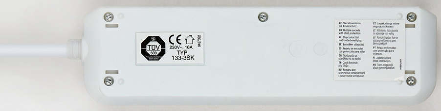 Brennenstuhl Eco-Line, Steckdosenleiste 3-fach (Steckerleiste mit erhöhtem Berührungsschutz, Schalter und 5m Kabel) weiß
